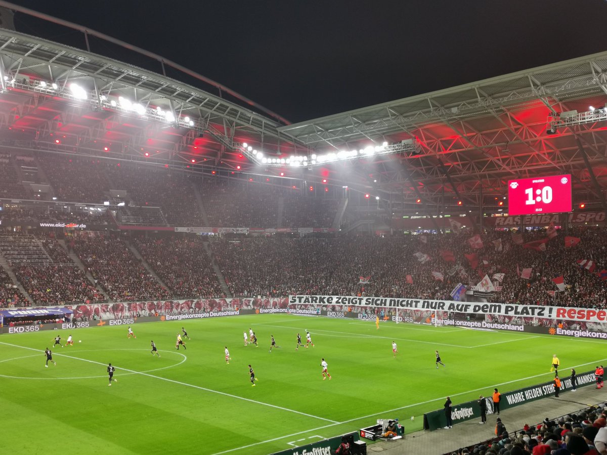 Auf geht's Leipzig ⚽❤️🤍🫶 - auf geht's ins Topspiel #RBLFCB ⚽🏟️✌️
Tooooor 🥳🥳🥳🥳🥳