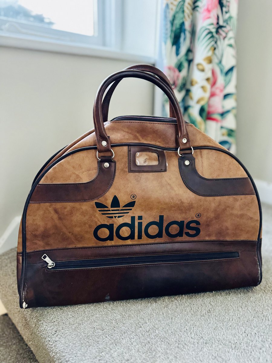 掲載1/29まで　70’s adidas PeterBlack Boston Look at this Adidas Originals 1970s 