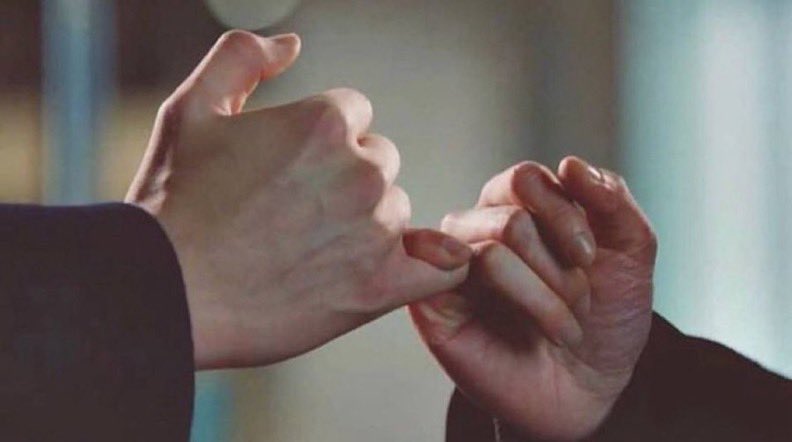 d511y's tweet image. شاركوني  " بيت شعر " يمثل الصورة :