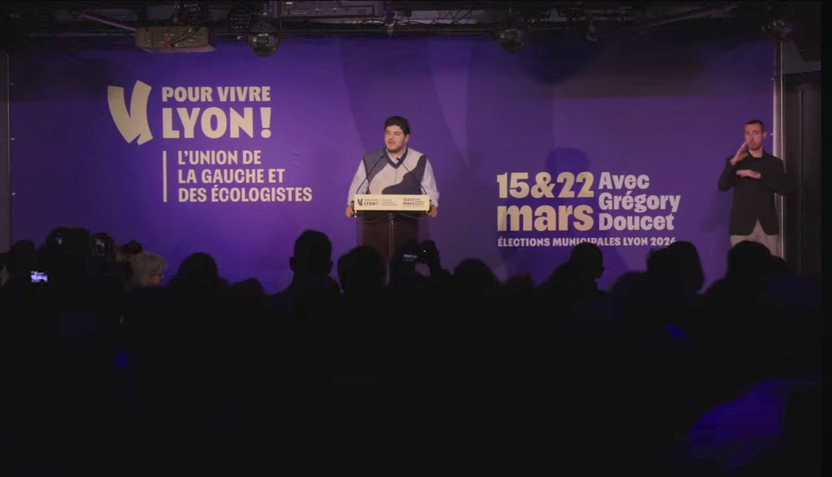 vlungenstrass's tweet photo. Amine Kessaci : « si je suis venu ici, c'est pour soutenir Grégory Doucet »

« Je veux qu'on ait une pensée pour toutes ces personnes qui ont un emploi pénible, qui assurent ma protection depuis que ma vie a basculé, à ces mères et pères des quartiers,... » https://t.co/wGOADxQz5V