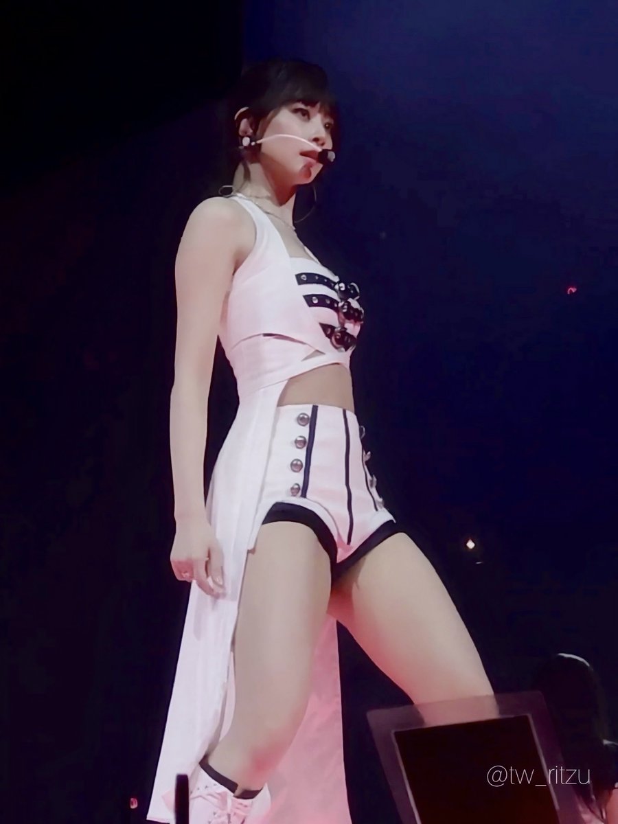 Alexenovae's tweet image. 