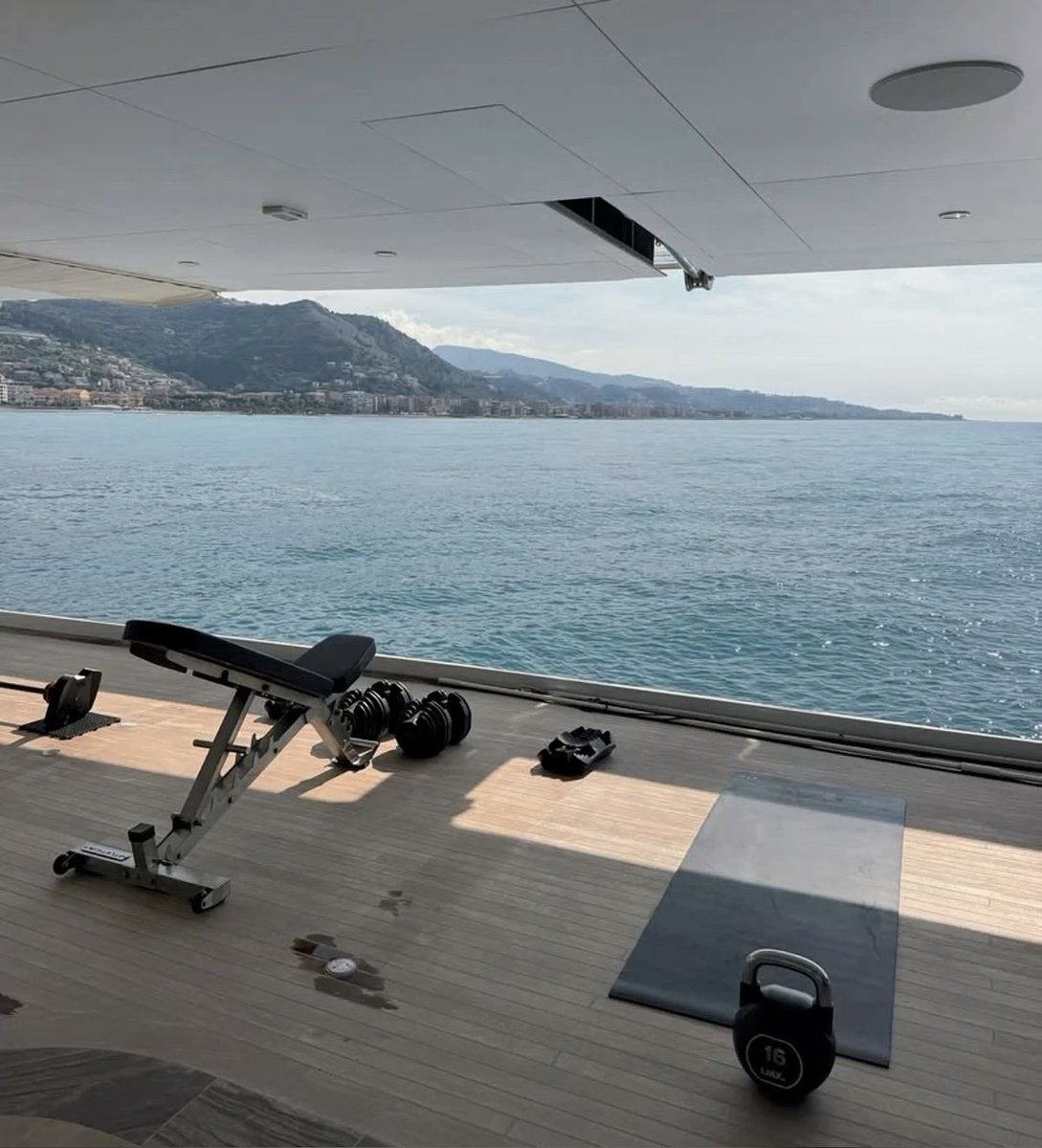 LordMasterIvan's tweet image. This is all men want btw