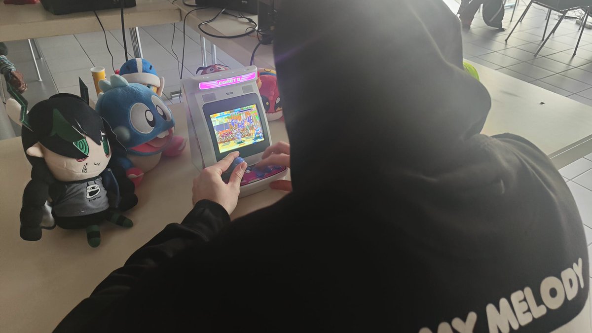 davethebrave111's tweet photo. #elfinpsyop #elfplush #retrogames #famicon #elfin https://t.co/CPuTQu69JA