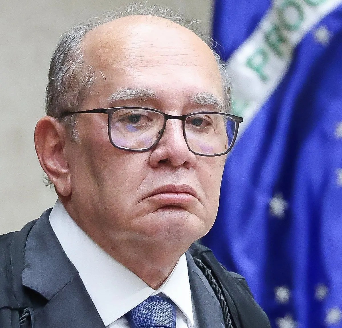 SantiagoDLNWS's tweet image. 🇧🇷 | BASTARD: Gilmar Mendes, who’s used to letting all sorts of extremely dangerous criminals walk free (for shady reasons), is now denying humanitarian habeas corpus to Bolsonaro — the former president who’s locked up for political persecution.