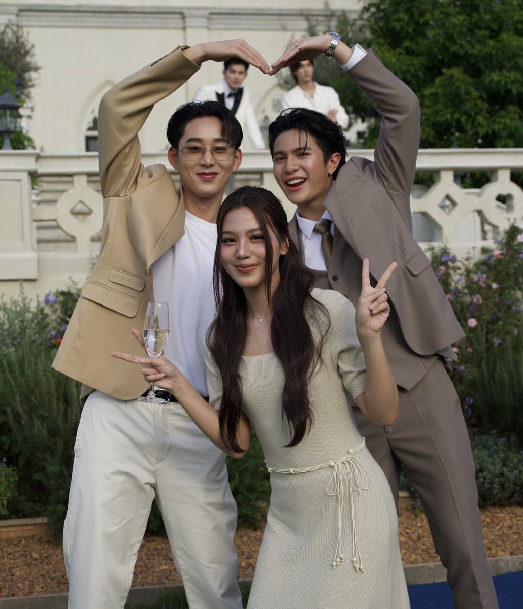 xiseks's tweet image. เกิดอะไรขึ้นมากมายในวันที่ถ่ายซีนนี้ เป็นอีกหนึ่งคิวการถ่ายทำที่ดื้อบุญกุศลมากๆ แต่เป็นฉากที่ยิ้มแก้มเต่งทุกครั้งเวลาตรวจเทป #MeAndTheeSeriesFinalEP