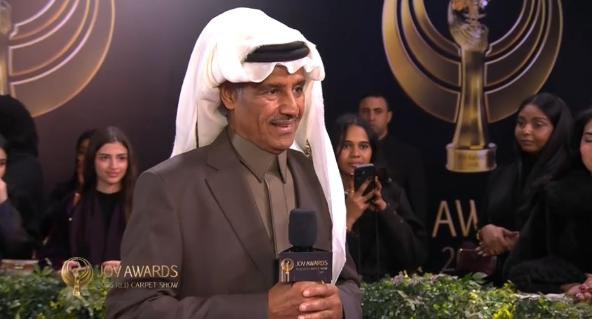 الودّ ودي في ضلوعي اخبيك 
لا حي يدريبك ولا حي يلقاك