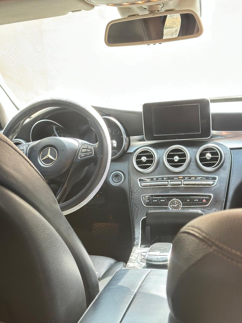 NextMoveAutos's tweet image. Clean Mercedes Benz C300 nothing to fix good to go kindly DM us #NextMoveAutos #Mercedesbenz #verifiedCar