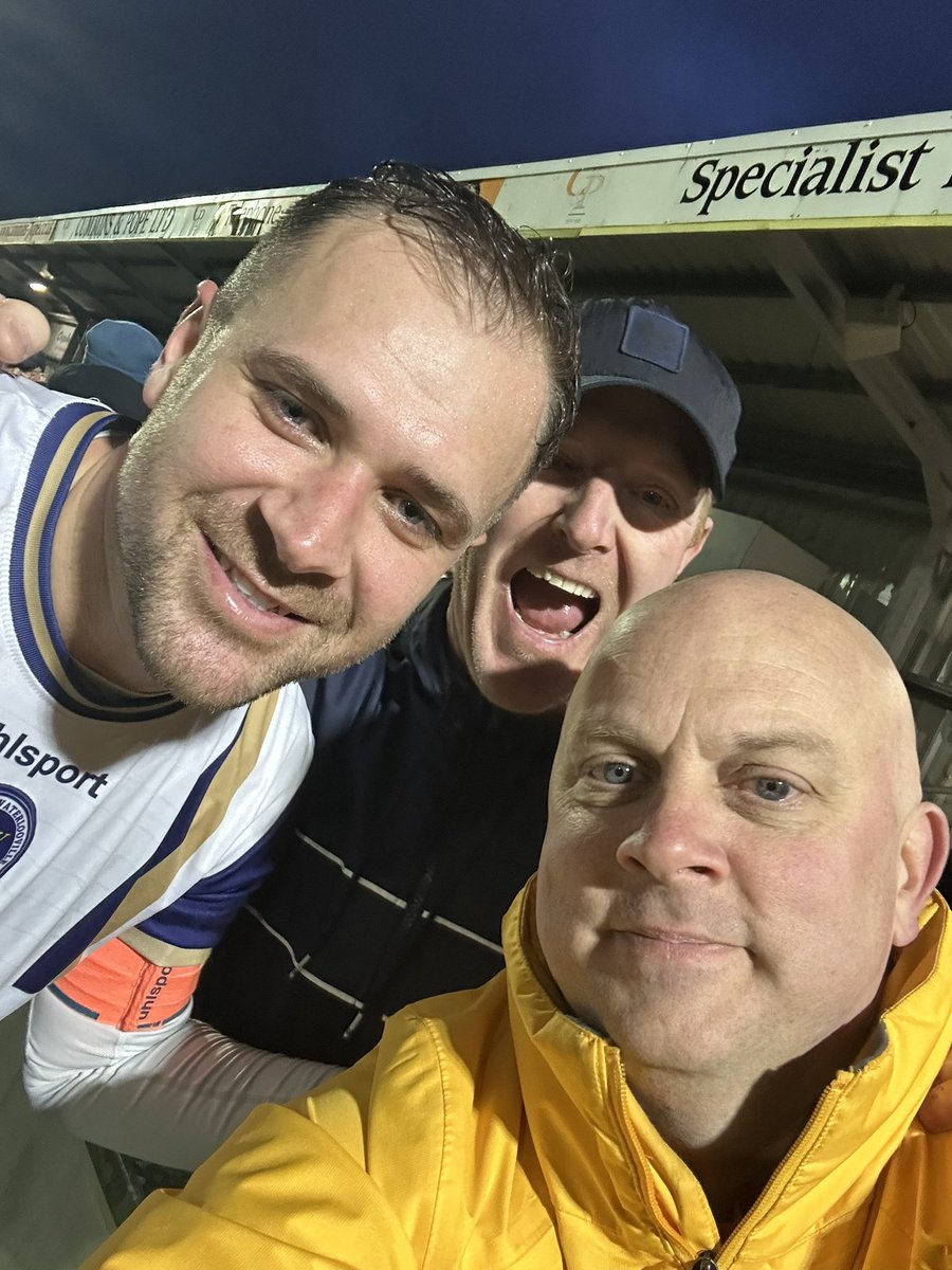 Funkyböyröy tweet media