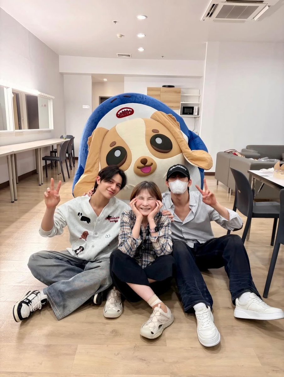 KritSvv's tweet image. รักพี่เอโกะ ขอบคุณที่เอ็นดูวิลเลี่ยมเอสเวสลีย์และเวสตี้นะครับ 🙏🙏

#MeandTheeSeriesFinalEP 
#WilliamEst #WESLEY