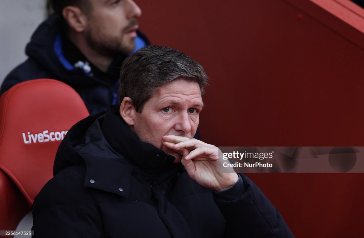 henryswainjourn's tweet image. Full quotes from Glasner’s BBC interview:

“I saw a team that left their heart on the pitch….we couldn’t make any subs, we have no one on the bench, we’ve been completely abandoned” 

“This is for weeks and months now, we have 12/13 players available, feeling no support.”…