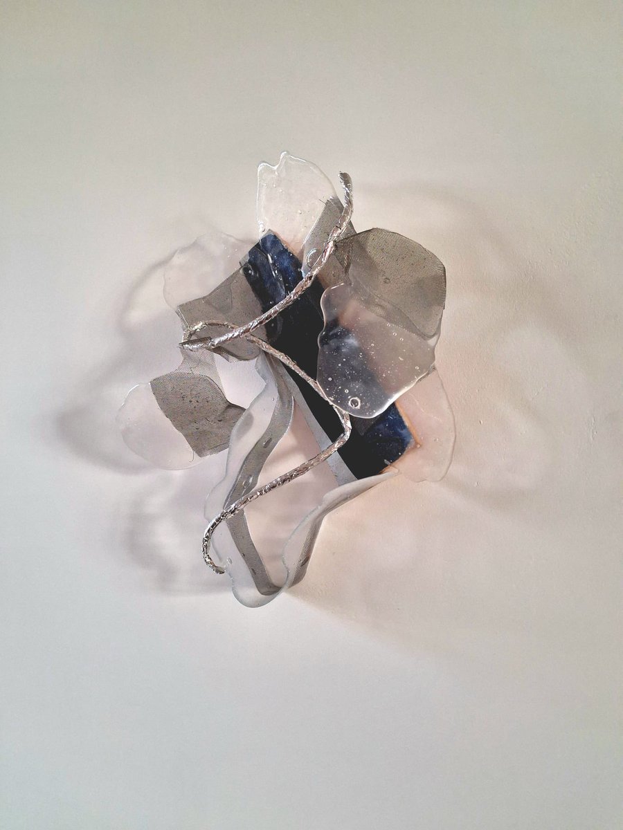 Where the highest octaves of light turn into poetry: Daiga Grantina’s show Čučukstēt My Hour. On until January 26, 2026 @nicoletta_fiorucci_london