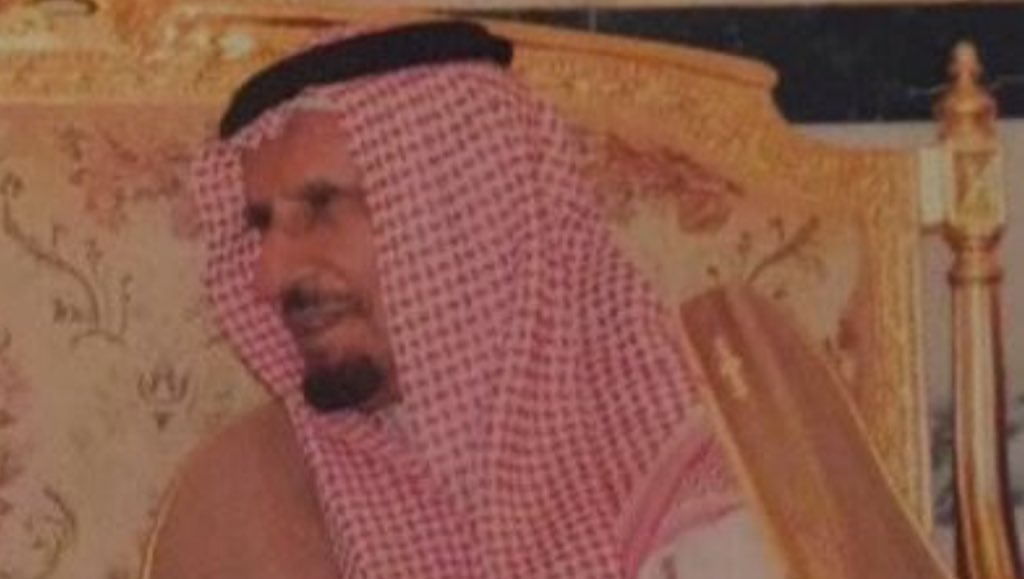 Otaibah_alhila's tweet photo. قدم صاحب السمو الملكي الأمير : 
عبدالعزيز بن ماجد بن عبدالعزيز ال سعود 
هذا اليوم واجب العزاء في وفاة 
فقيد القبيلة : قاعد بن شعف الرقاص الحافي 
- رحمه الله - بمنزله بالعاصمة الرياض https://t.co/hwLQ4QzvXb