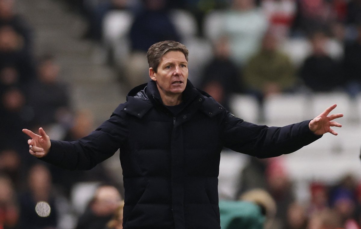 JacobsBen's tweet image. 🚨 Oliver Glasner asked if he'll see the season out after after Crystal Palace's loss at Sunderland. "I don't know...

"I feel we are being abandoned completely. The worst thing is selling our captain one day before playing a Premier League game.

"I have kept my mouth shut until…