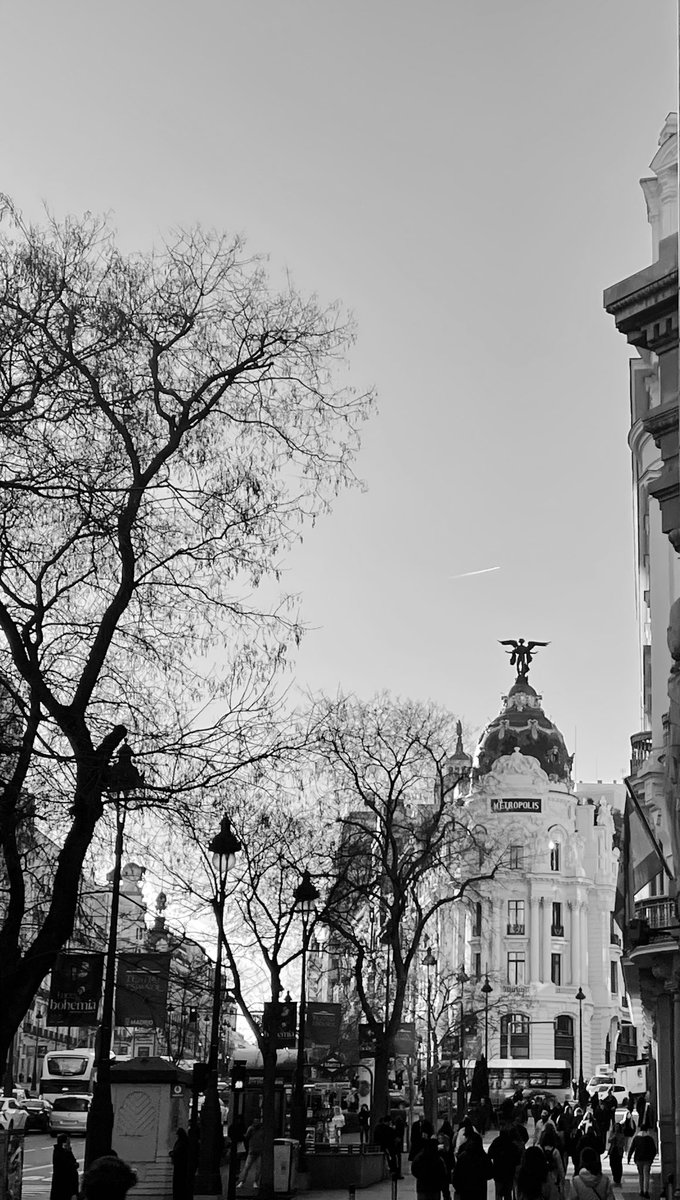 auramerlina's tweet photo. Caminar por Madrid 🇪🇸 https://t.co/EunGLaZl7h