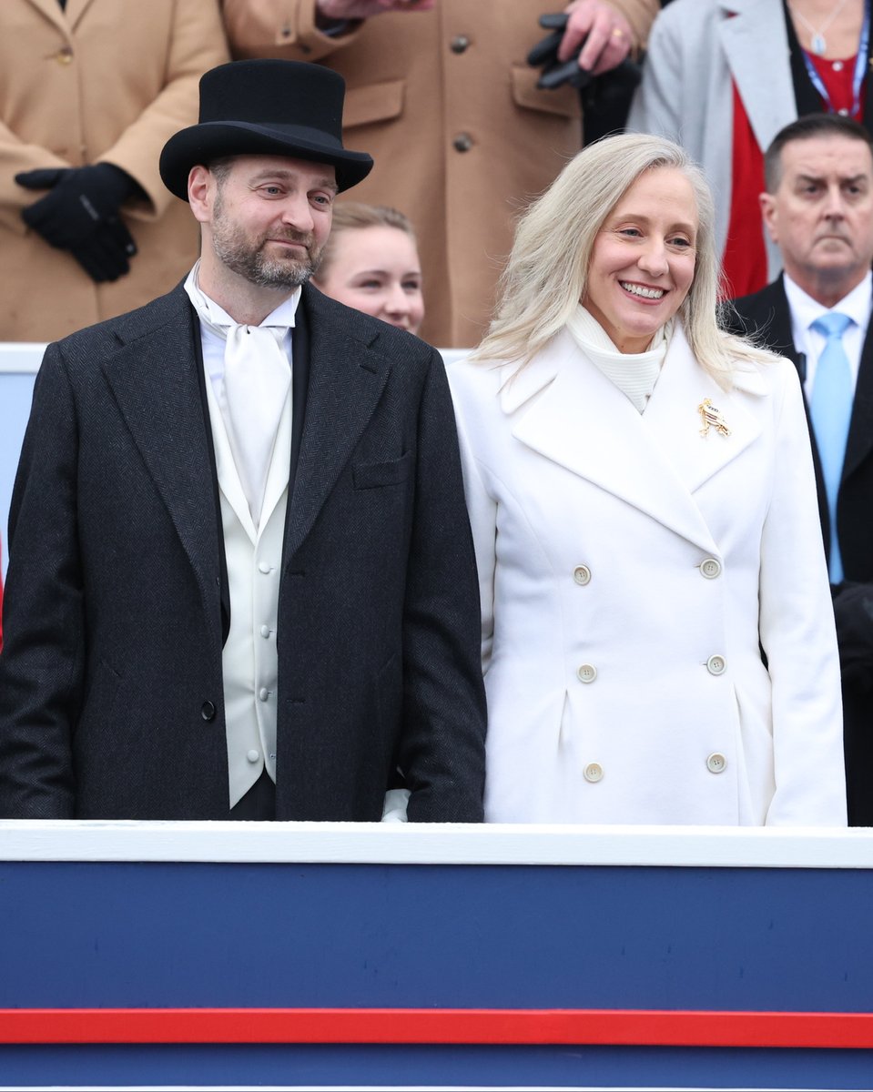 UVA's tweet image. UVA alumna Abigail Spanberger made history today as the first woman sworn in as Virginia’s governor. She is the first Wahoo elected to the office since 1998.

Congratulations, Gov. Spanberger — and welcome to alumnus Adam Spanberger, Virginia’s first first gentleman. 🧡💙