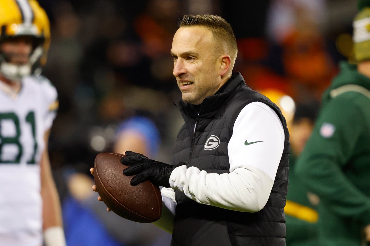 TomPelissero's tweet image. Packers DC Jeff Hafley has emerged as a frontrunner for the Dolphins head coaching job, per sources.

No final decisions made. More interviews are scheduled. Four other teams have requested second interviews with Hafley. But he appears to be the leading candidate in Miami.