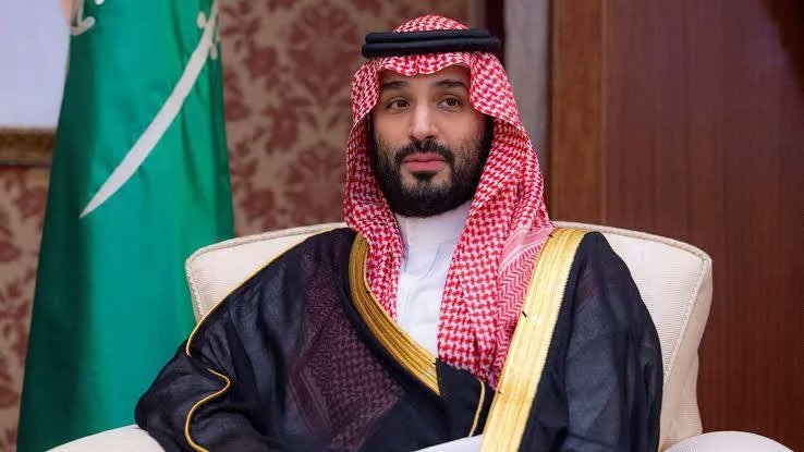 LongingMs's tweet image. محمدُ بنُ سلمانَ مجدُ عصرٍ مُشـرِقٍ
بِحِكمتهِ صاغَ للقيادةِ مذهبَا

قائدٌ إذا نادى الطموحُ أجابَهُ
فمشى الشرقُ خلفَ العزمِ مُنتصبَا

رؤيةُ حزمٍ قد أعادت أُمّةً
وجعلتْ من الغدِ المهيبِ مُقرَّبَا

@LongingMs 
#Longing