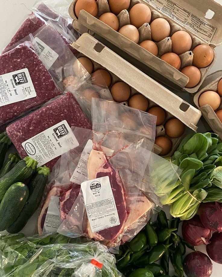 naturallyneve's tweet image. Once you start eating like this, spending time in the sun and cutting out toxins, almost all of your health issues will disappear.