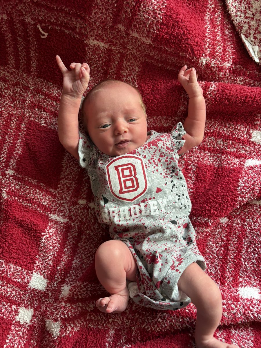 MattThompson16's tweet photo. @BradleyUMBB @HOTBraveNIL My daughter is ready to watch her first Bradley game today! Bring home that W! https://t.co/xoqCi5NNnS