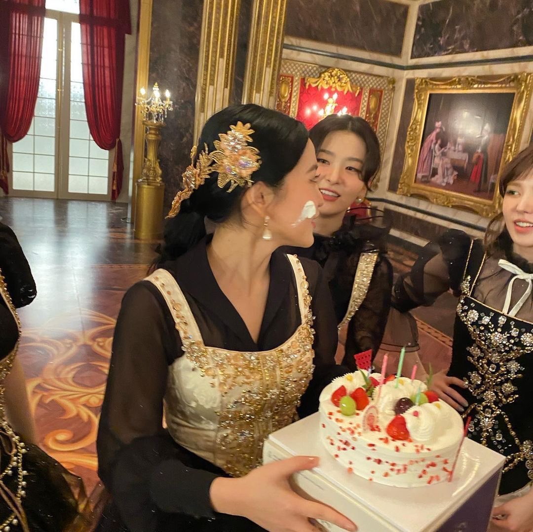 she’s a fairy 

#YERI #예리 #KIMYERIM #김예림 #REDVELVET #레드벨벳