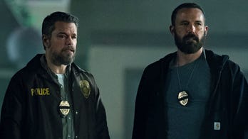 Dinheiro Suspeito (Netflix) é filme pra ser visto enquanto se passa pano molhado no chão de casa. Mesmo se você não adivinhar a virada antes da metade, o roteiro te explica tudo (tudinho mesmo) antes do fim.
