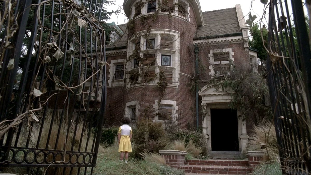 AHS_FRA's tweet image. American Horror Story : Murder House (2011). Quel sont vos moments préférés ? 🏚👻🔪 #AHS #AHSMurderHouse
