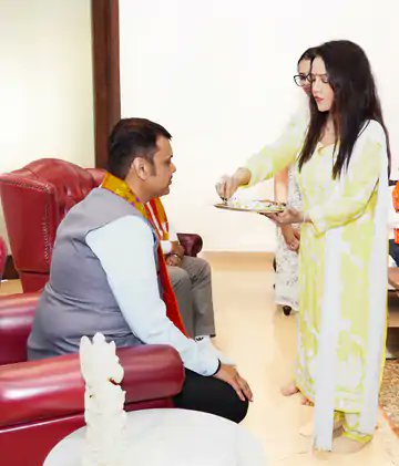 महाराष्ट्र नगर निगम चुनाव में बीजेपी ने एकतरफा जीत दर्ज की। कुल 29 नगर निगमों में से 17 पर अकेले भाजपा का कब्जा हो गया है। यानी इन निगमों में मेयर बनाने जा रही है।

वहीं, उसके नेतृत्व वाले महायुति गठबंधन ने 8 निगमों में जीत हासिल की। इस तरह भाजपा गठबंधन को 25 नगर निगमों में जीत