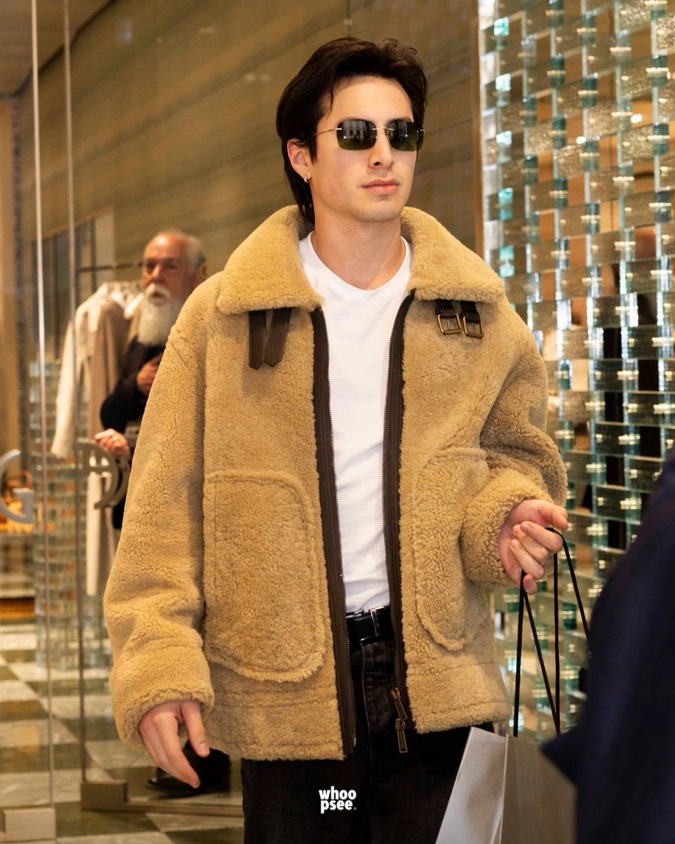 alexgcdiaz's tweet image. good news is it's on sale. bad news is i have $2