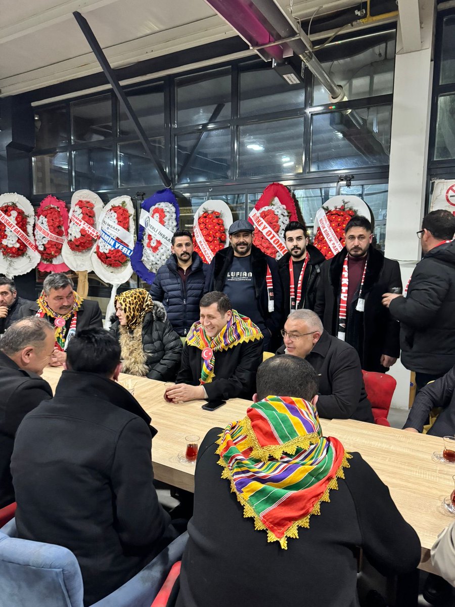 Sivas Elbeyliler Derneği tarafından düzenlenen geleneksel futbol turnuvasına katılarak kıymetli hemşehrilerimiz ve spor severlerle bir araya geldik. Başlama vuruşunu yaparak turnuvada mücadele edecek tüm takımlarımıza başarılar diledik. Organizasyonda emeği geçenlere teşekkür