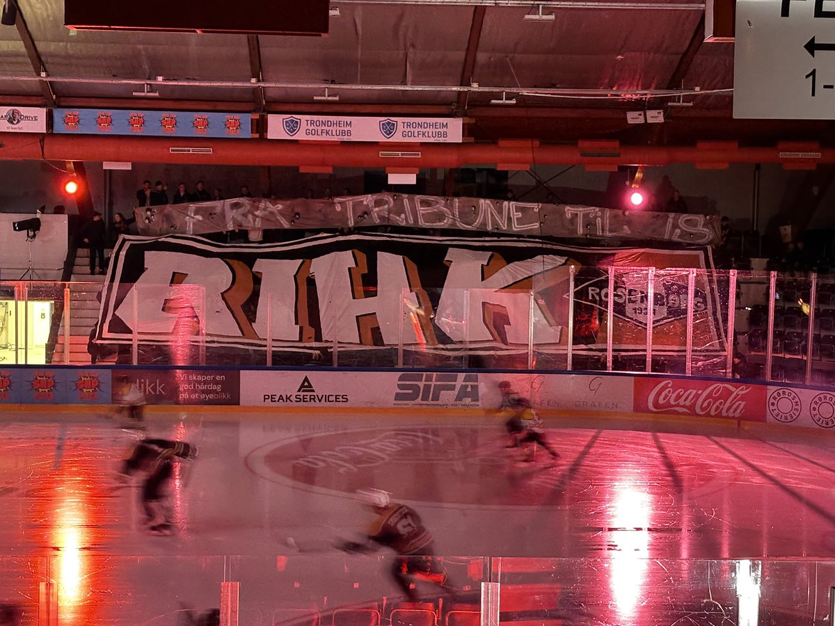 Det er noe helt eget med Rosenborg læll.
Fabelaktig mobilisering til toppkamp i 2. divisjon hockey. <a href="/kjernencom/">Kjernen</a> <a href="/nitten_no/">nitten.no</a> <a href="/norskishockey/">Norges Ishockeyforbund</a>