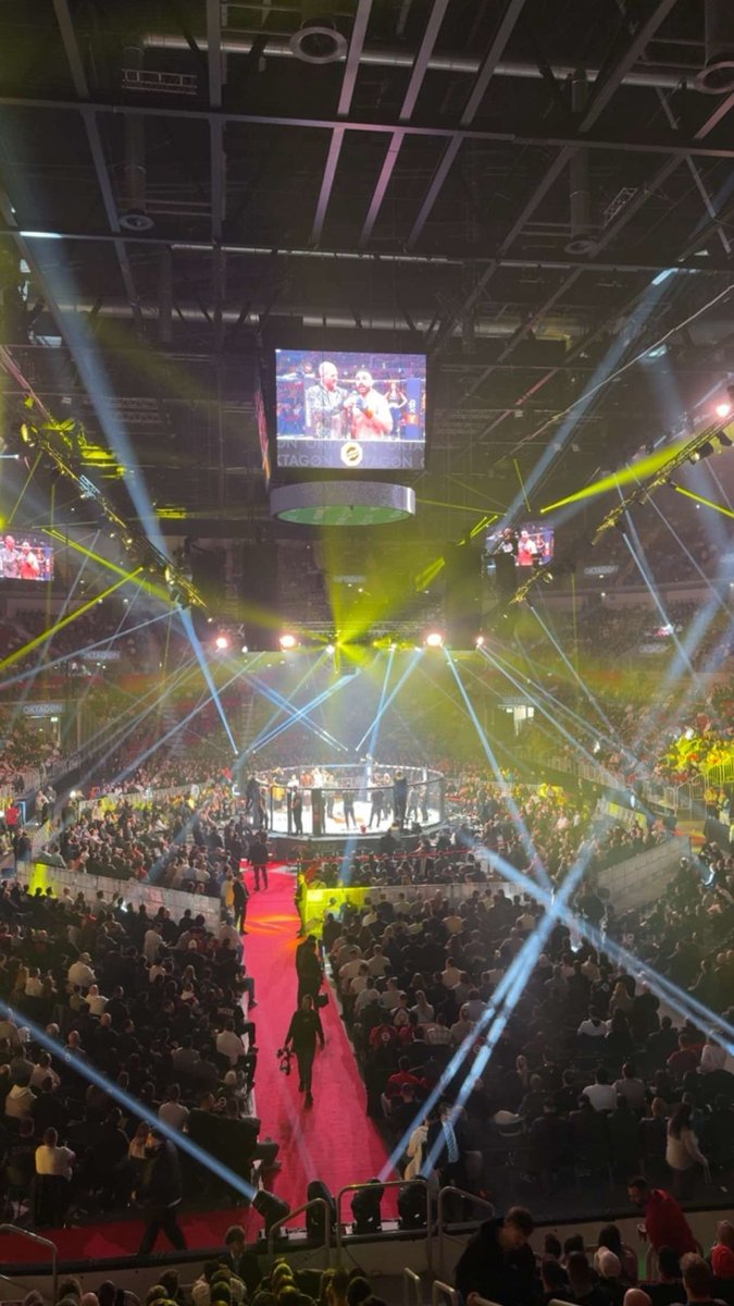 SabrinBio's tweet image. Düsseldorf seid ihr gut drauf oder was