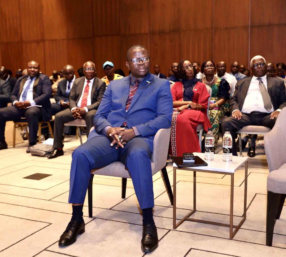 OMSCongo's tweet image. Le Ministre @IbaraRosaire a clôturé, ce 17.1.2025, la revue 2025 &amp;amp; de la planificatº 2026. Une étape strat. pour renforcer la redevabilité, affiner l’action publique et transformer les recommandatº en résultats concrets &amp;amp; durables au pour la #santé &amp;amp; le bien-être des populations.