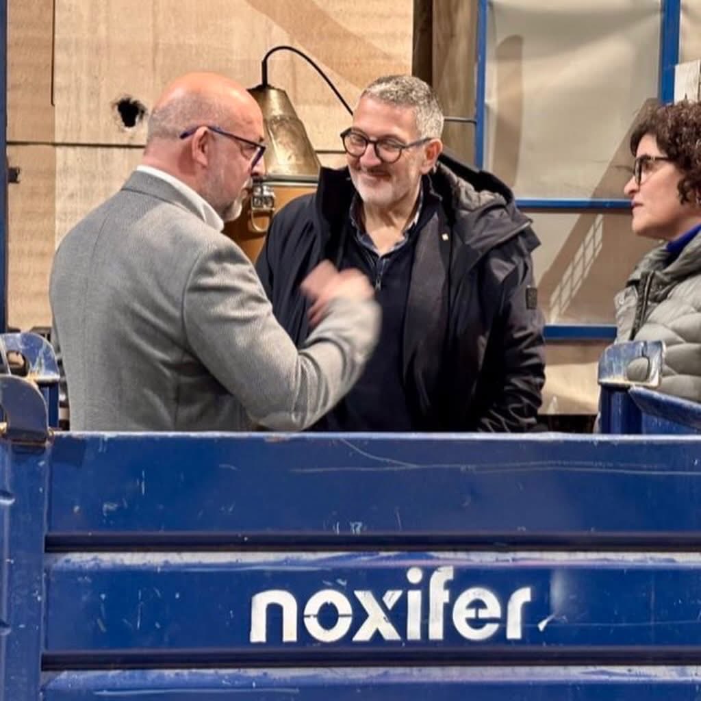 ROSA_M_IBARRA's tweet image. que segueix aportant valor al mon del calçot.
I a la tarda, visita a l’empresa Noxifer de Sarral. Una empresa que va neixer com un petit taller i que amb molt d’esforç i capacitat d’innovació, ha esdevingut líder en el món de l’empresa de prefabricat