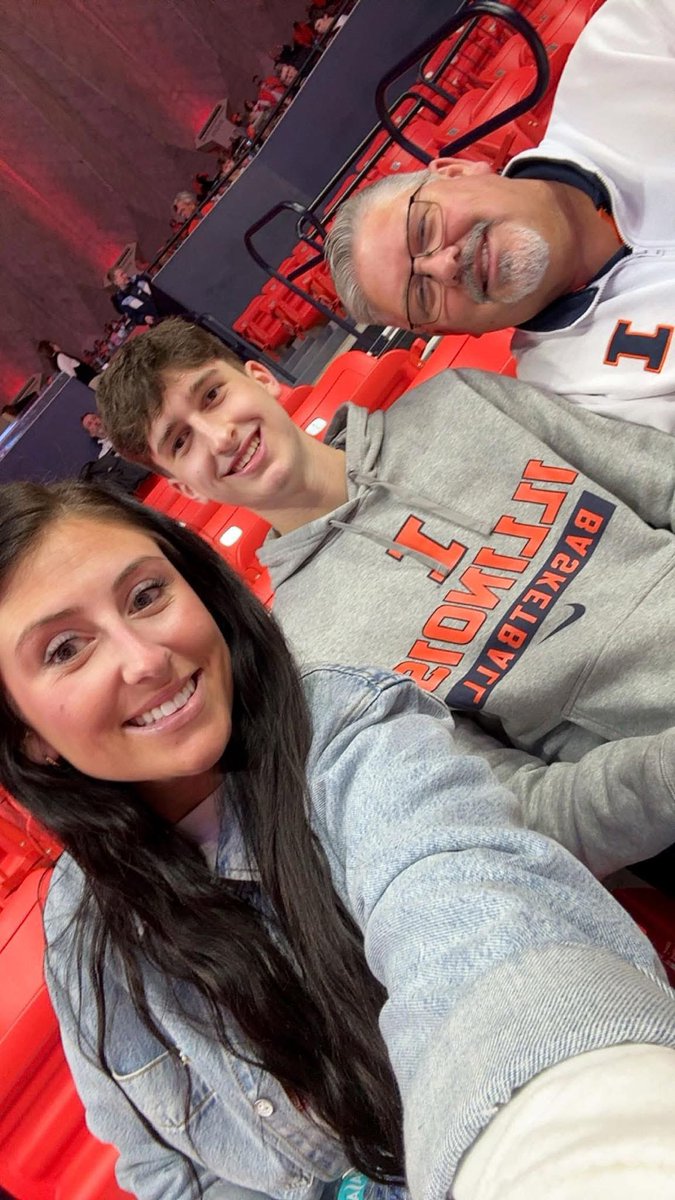 Bringitstrong's tweet photo. I-L-L
@EthanBrown2026 &amp; @meganlb34 https://t.co/ERRn2l0iUR