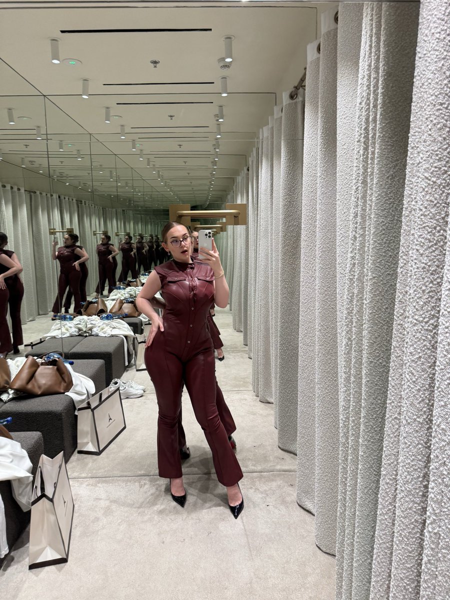 Ema Santi🕊 tweet media