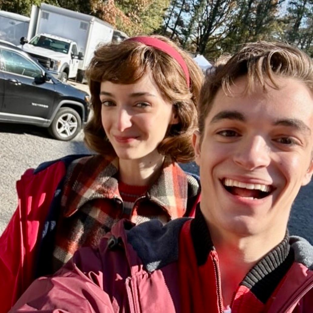 StrangerNews11's tweet image. Why introduce Steve’s dad or older versions of Joyce and Hopper if we never actually see them on the show?