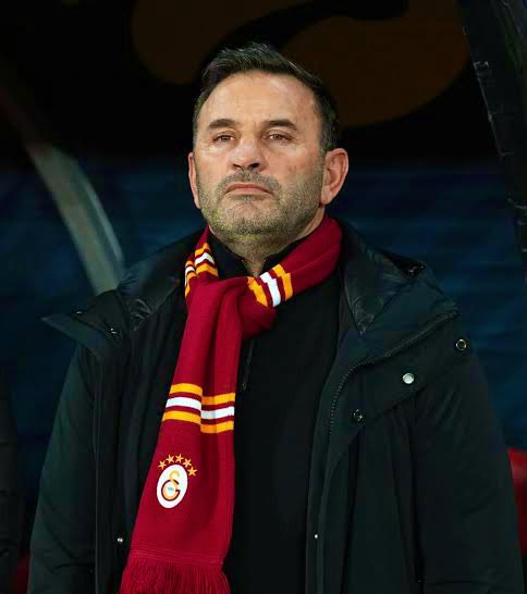 İki sezon Icardi, bir sezonda Osimhen sayesinde şampiyon oldun, milyonlar dolar harcattın ortada futbol yok. İstifada bir hizmettir.