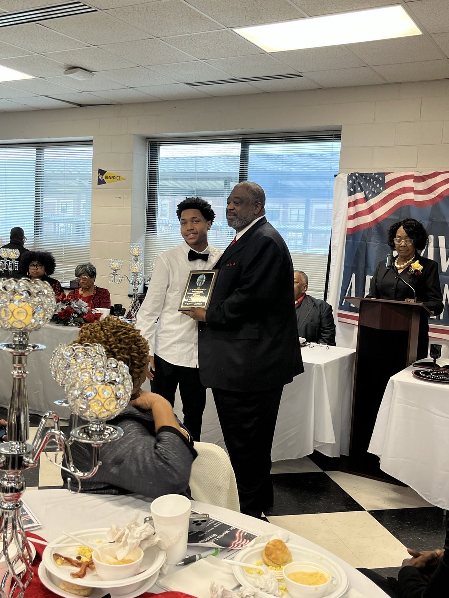 BlacksburgHoops's tweet photo. Congratulations to our guy @TheJeffreyB for receiving the MLK Achievement Award at the Cherokee Coalition’s Annual MLK Breakfast Ceremony!
#WeBelieve #DoMoreSayLess 🐾 https://t.co/h6d4tBD3bd