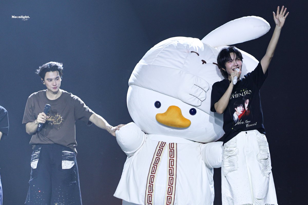 mmoonlightnight's tweet image. โอ๋เอ๋จะอ้อนปี๊!! ป๊าปล่อยดะม๊ายยยย!!! 

KNP TFO CONCERT
#KhemjiraConcertDay1
#KengHarit #nampingster 
#KengNamping #เก่งน้ำปิง
#เขมจิราที่อิมแพค