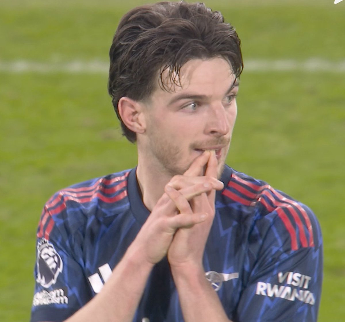 ummmars's tweet image. ㅋㅋ동태눈깔로보는와중에 귀여워서 웃음