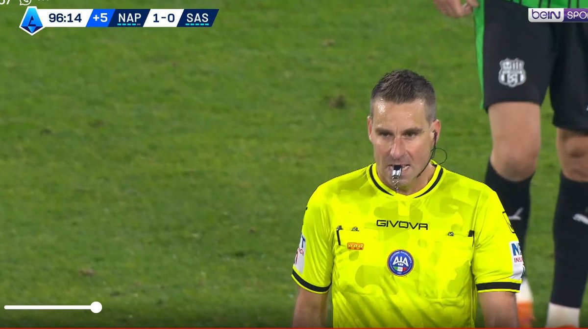 Nella Marotta League, se l'Inter sta vincendo l'ordine è dare meno minuti di recupero possibile e fischiare anche prima che scadano (oggi Di Bello dá 4' - pochi - e fischia a 93'50'').
Per le rivali, invece, vale la regola opposta...
#NapoliSassuolo