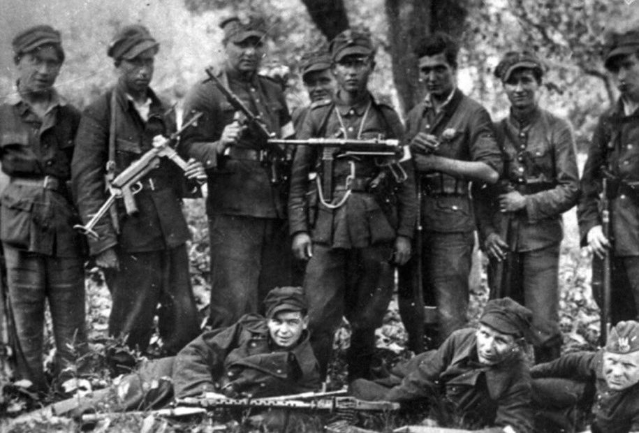 ReidEdwardII's tweet image. The resistance movements of occupied Europe during the Second World War are often presented as broadly comparable expressions of defiance against Germany. In popular memory, the French Resistance occupies a privileged place, celebrated in film, literature, and public…