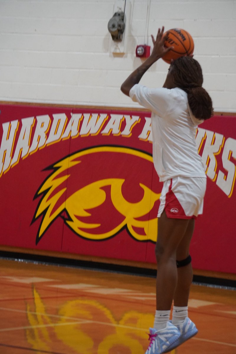 Rhiannaboynton's tweet photo. “The comeback gon’ be personal.
Results talk — the rest just be loud.”
~IamRhianna Boynton ~
#classof2027 #fypシ #columbus #basketball #ThinkBig #socialmedia #ladyhawks #hardaway #saturday #nike #eybl https://t.co/hnmMPgvSaS