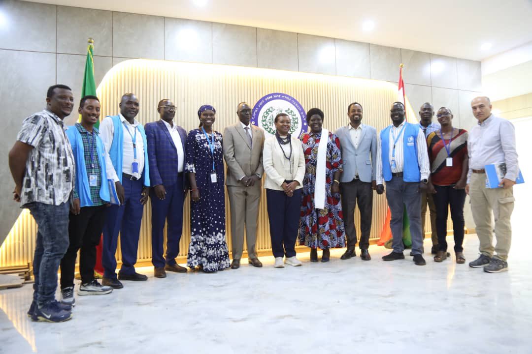 AissatNdiaye's tweet image. I was honored to meet #Gambella Reg.Presdt Alemitu Omod and VP Dr. G. Ruon. We are joining efforts together with @RRSEthiopia to foster peace for both host communities and refugees. I also vowed to advocate for increased support to this region for LT development for all. 🤝🇪🇹