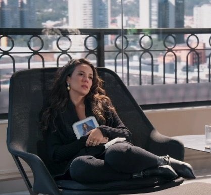 Fingertoppar_'s tweet image. a zenilda em pedaços, completamente anestesiada... pqp, andreia horta entregou absolutamente tudo sem precisar dizer uma palavra. ATRIZ 
#TrêsGraças