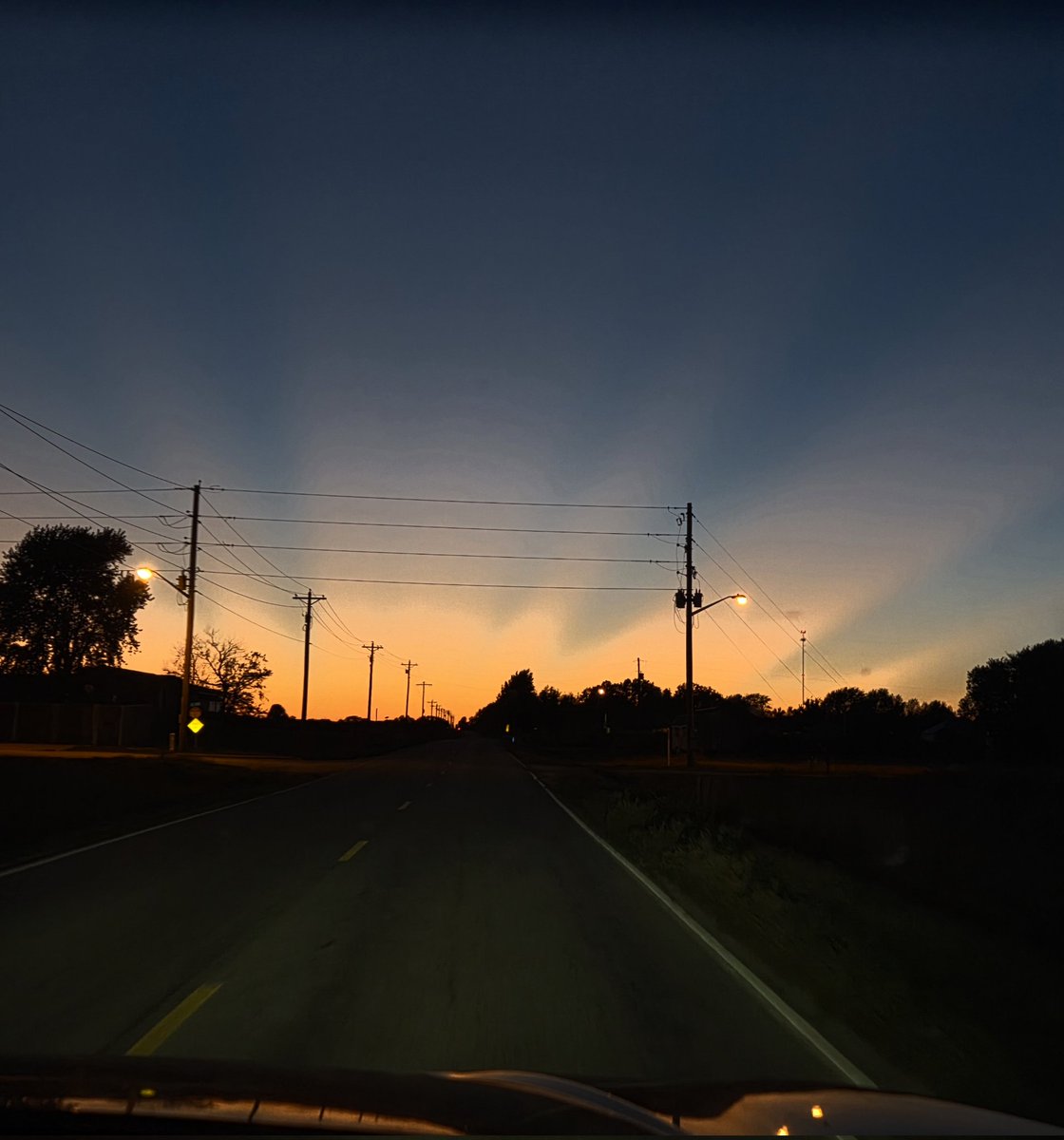 WadeCook64's tweet image. Sunrise 👍😎