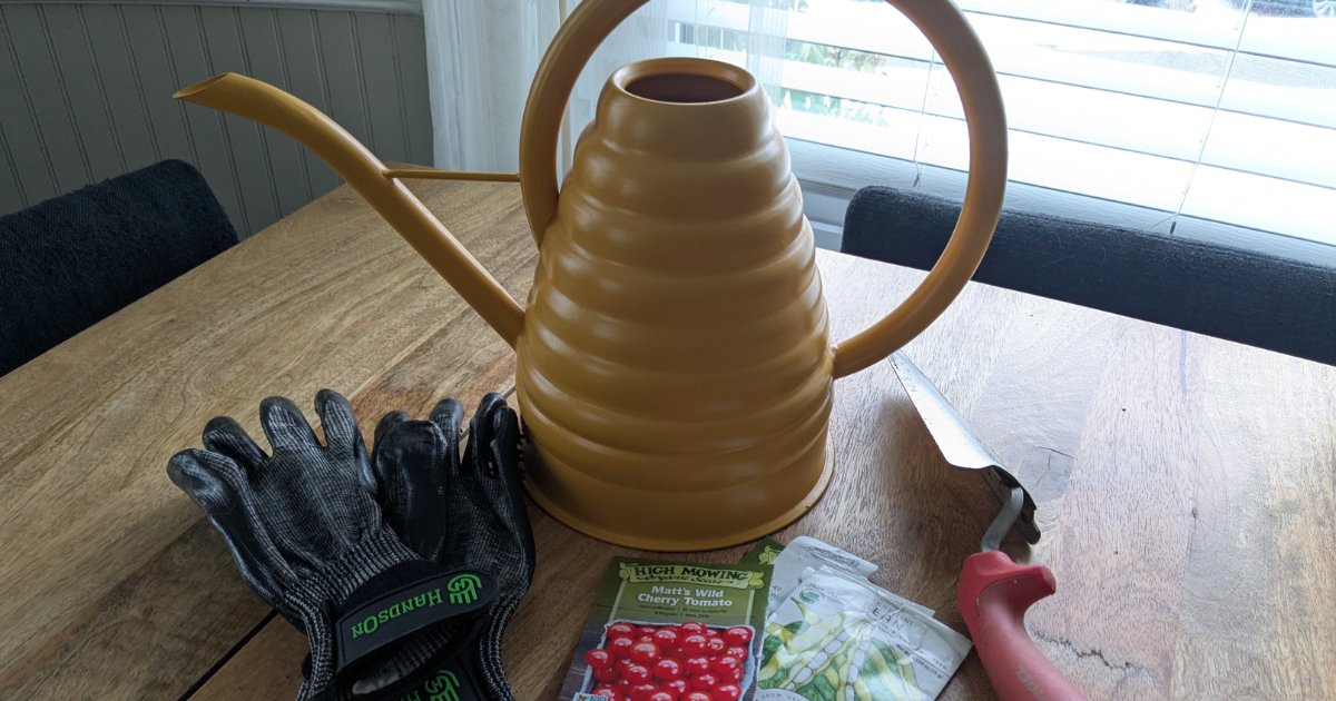 🌱 #Gardening Reminder: January is the month to order your seeds! Create a #garden plan, prep your trays, &amp; don’t forget the right tools to make #planting easier, like our HandsOn Gardening Gloves.

What seeds are you planning to plant this year?

#NationalMailOrderGardeningMonth