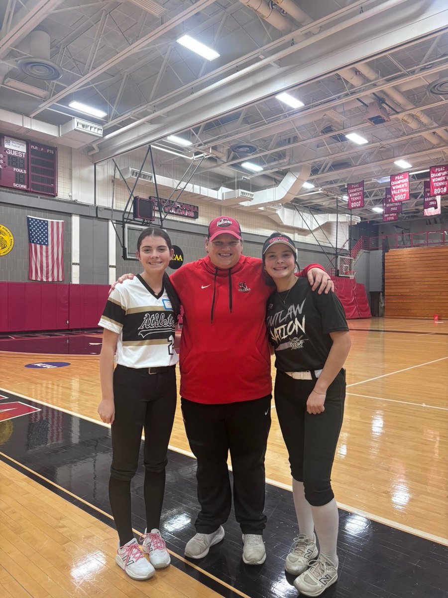 TaylorCline2029's tweet image. Had a great day at @CALU_softball prospect camp today! Thank you @kristinerb4 for hosting a fantastic camp! It was also cool to spend the day with my sister @JoeyCline2027 at her future home and 2 of my teammates on @SCAthletics2010! #CalWho