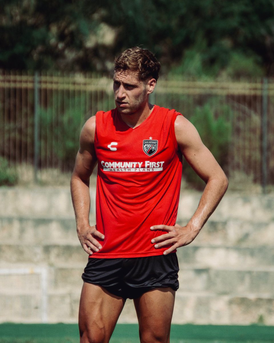 FredMoojen's tweet image. Locked in for year two 💪
Our client @LucioBerron is focused and ready to start his second season in the @uslchampionship with @sanantoniofc.

#MSV #MSVPro #SanAntonio #USLC