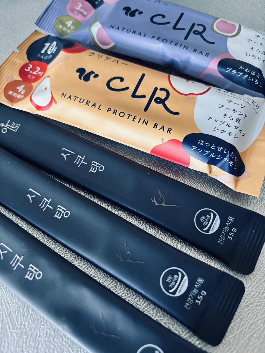 lievre09's tweet image. コーヒーがないホテルもあったりするので念のため多めにシクテン持ってこう。
クリアバーはおやつ。
これほんとに美味しくてハマった！